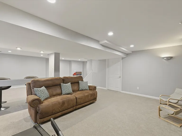 5920 Thornberry Ct — Photo 48