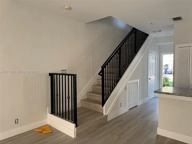 5736 Tyler St — Photo 6
