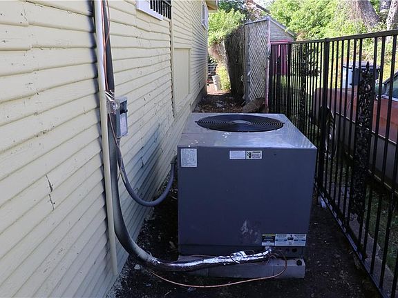 4th image of 1324 E Maddox Ave