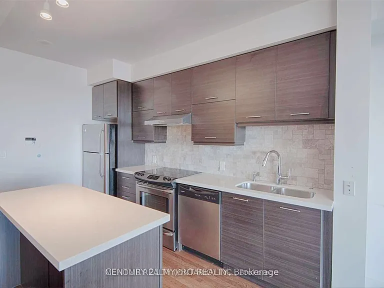 26 Norton Ave #1605 — Photo 4