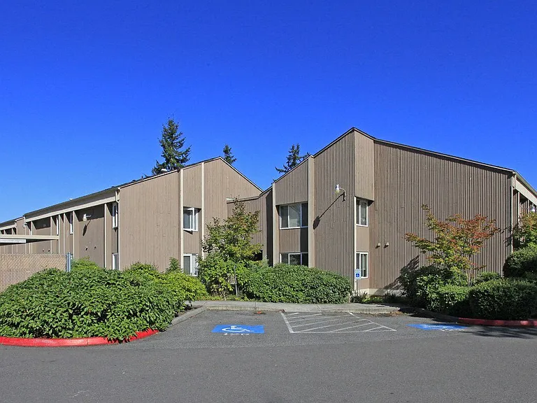 900 W Casino Rd — Photo 3