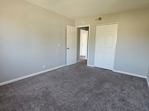 5th image of 2751 W 72nd St APT 5
