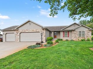 57175 Garnet Ln, Goshen, IN 46528