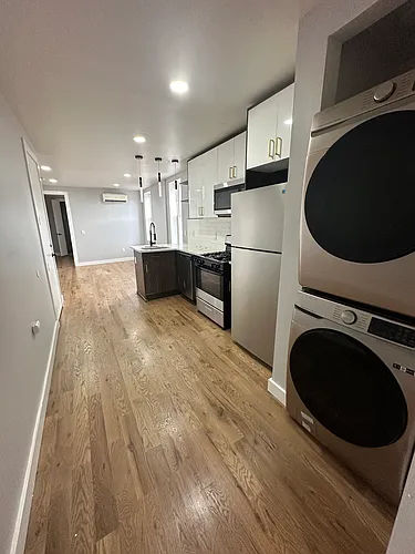 131 Hancock Ave Photo 1