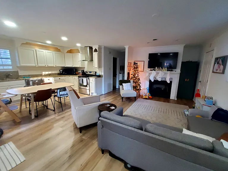 420 N McElroy Rd — Photo 6