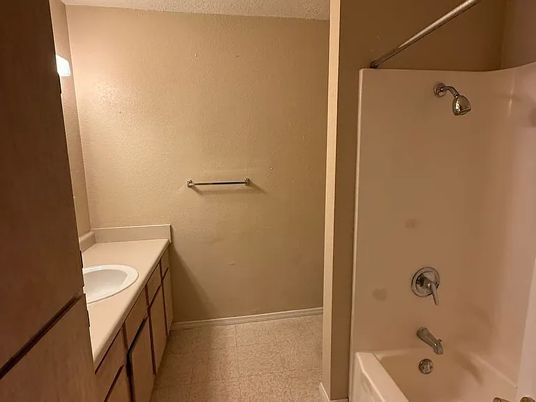 Echols 1500 - Sedona Apartments — Photo 59