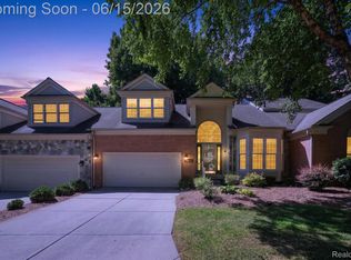 39643 Southwind Ln #13, Northville, MI 48168