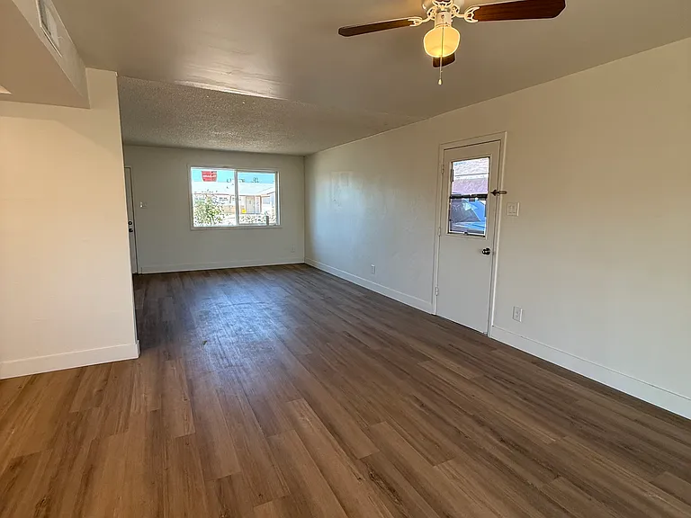 7931 W Earll Dr — Photo 4