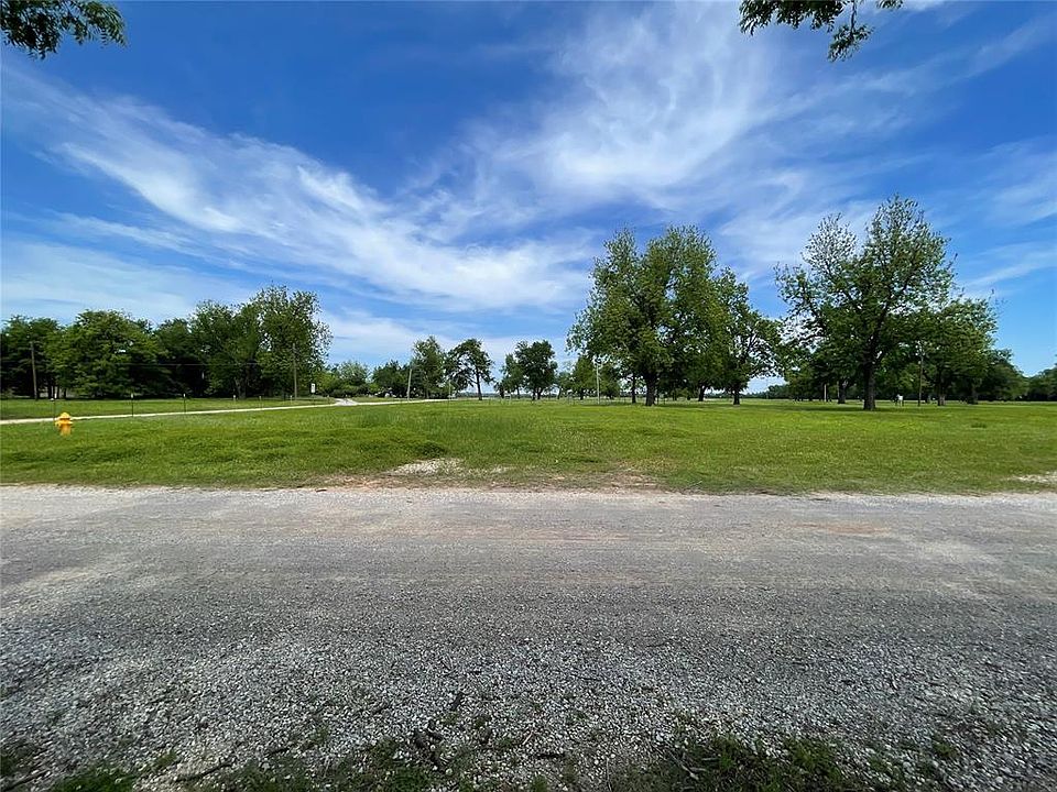 2nd image of 824 W Logan Ave Lot 13-W5