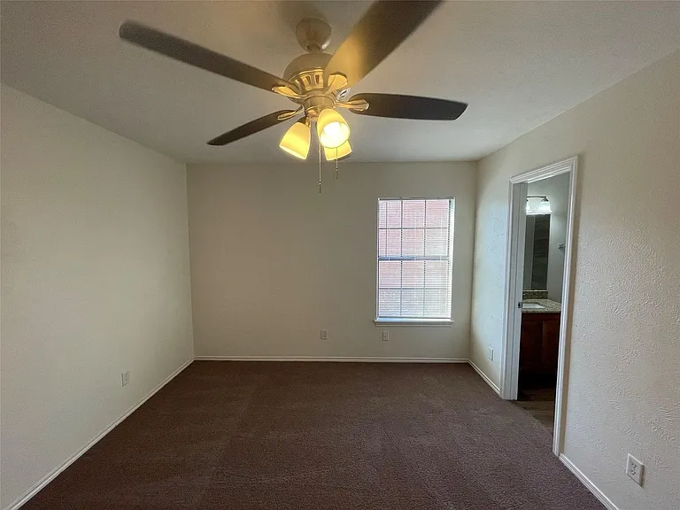 1513 Liberty Ln — Photo 10