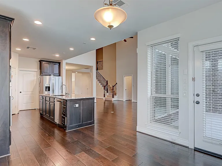 4006 Misty Waters Ln — Photo 18