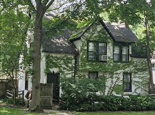 1418 Forest Ave, Evanston, IL 60201