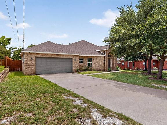 3rd image of 2230 Larry Dr
