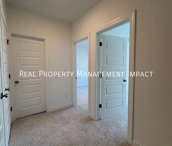 616 Market Grove Dr #100 — Photo 32