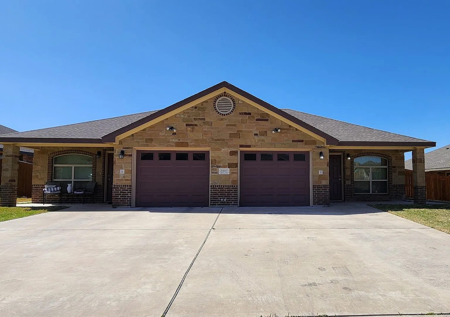 3 bedroom 2 bath Duplex off Bunny Trail Killeen — Photo 1