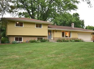 3245 Hillcrest Dr, Brookfield, WI 53045