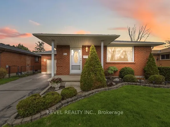 14 Masefield Cres, London, ON N5V 1N1