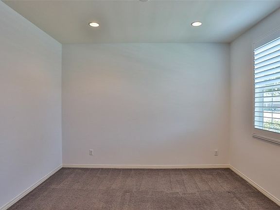 5th image of 14369 Mountain Ave
