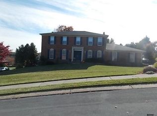 3745 Compton Ln, York, PA 17402