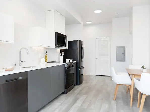 The Melrose, 700 N Spaulding Ave #210, Los Angeles, CA 90046