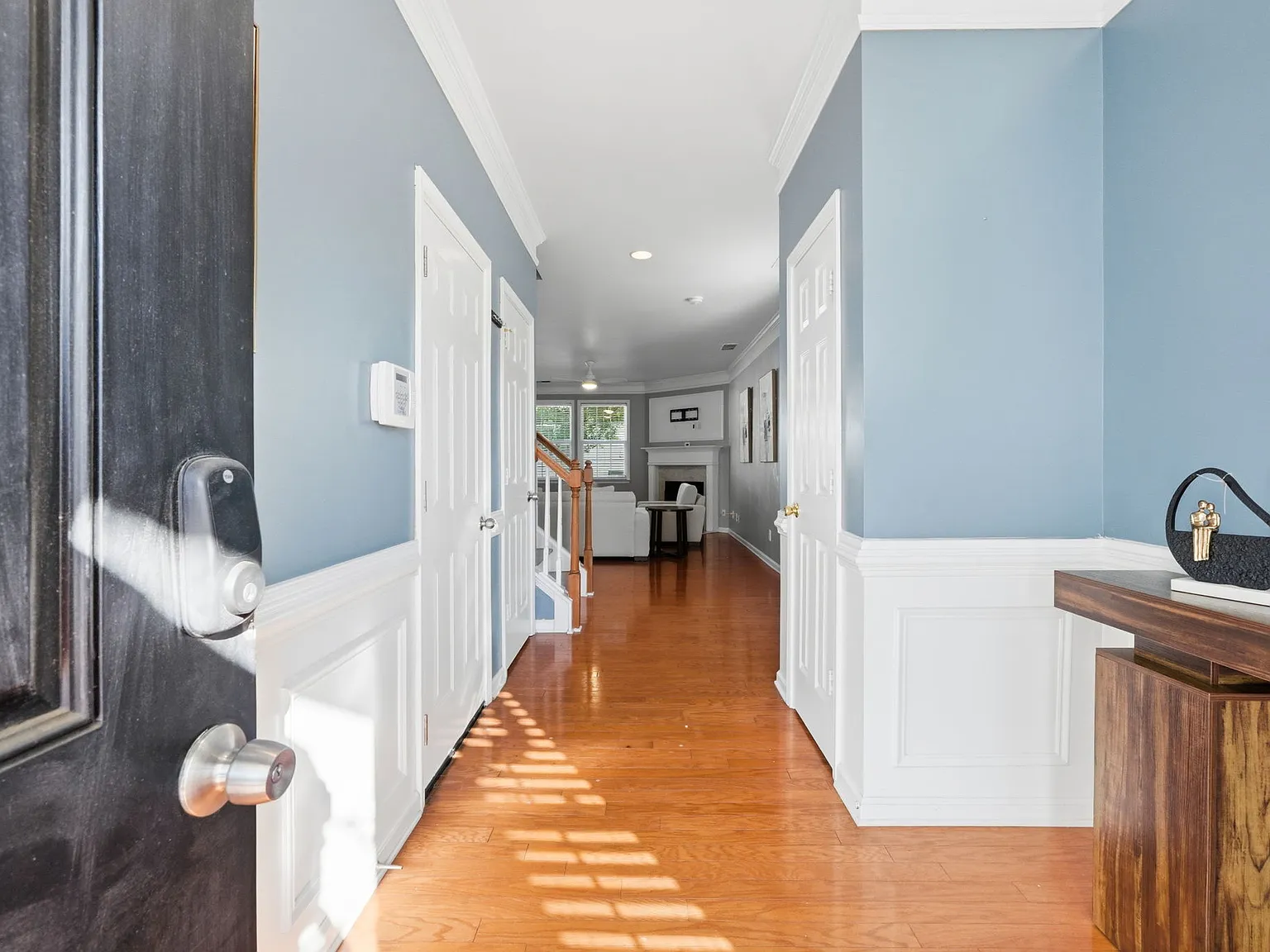 3 bed, 2.5 bath, 1952 sqft, $2,950 — Photo 4
