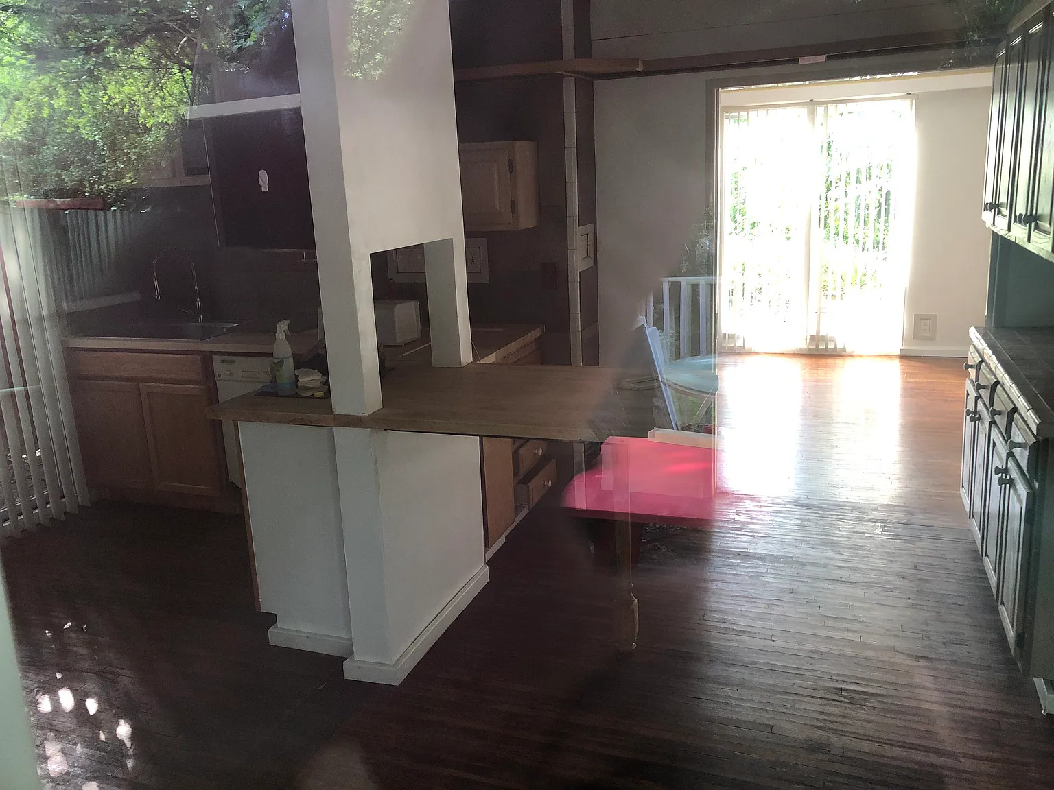 1 bed, 832 sqft, $2,100 — Photo 2
