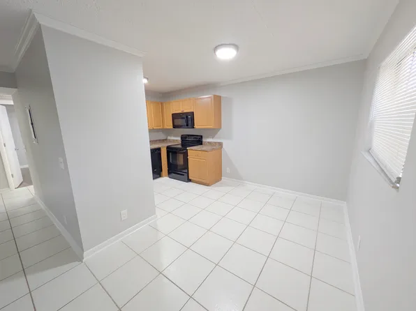 318 Southwind Dr APT 26, North Palm Beach, FL 33408