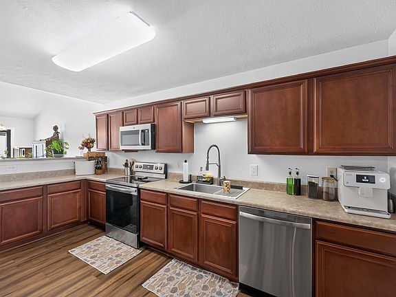5th image of 108 Antler Ridge Cir