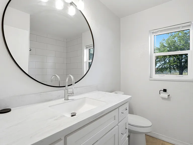 4004 W Watrous Ave — Photo 4