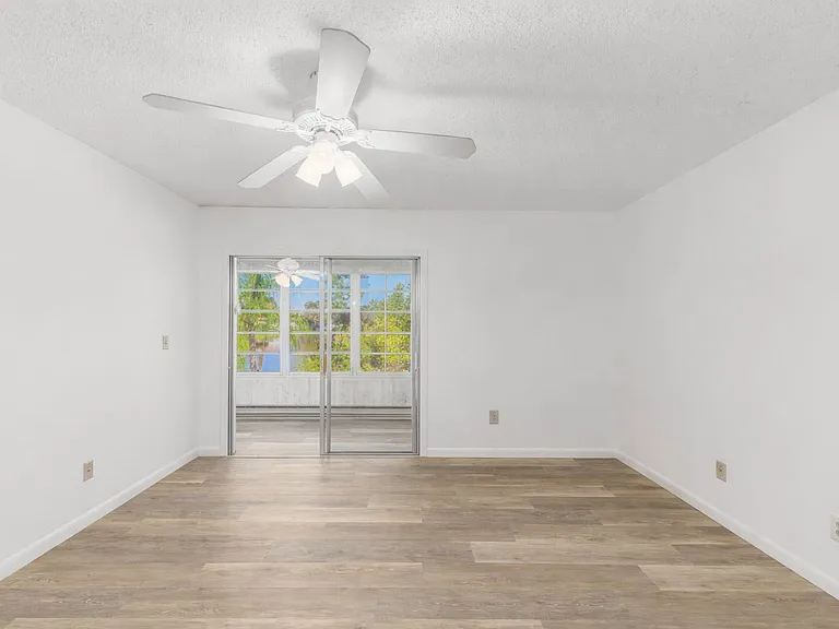 1225 NW 21st St #815 — Photo 11