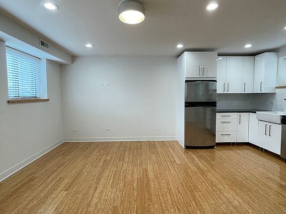 4th image of 6227 N Hermitage Ave Unit B