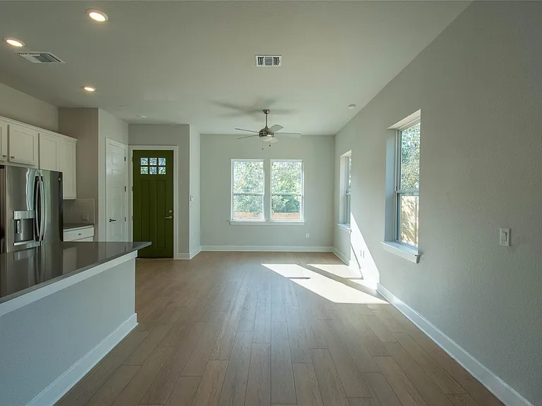 2705 Wilson St — Photo 11