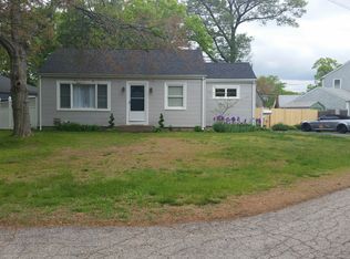33 Glenrose Dr, Riverside, RI 02915
