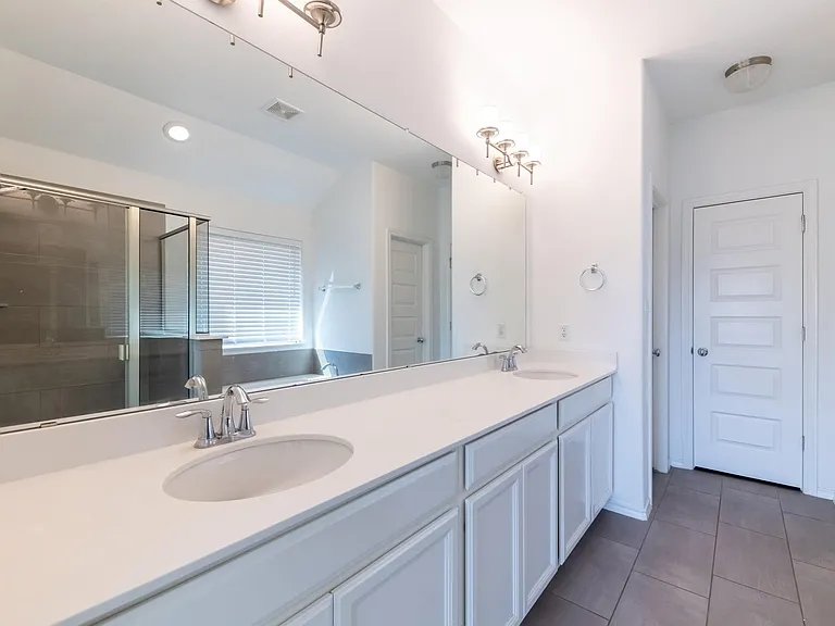 801 S San Marcos St — Photo 9