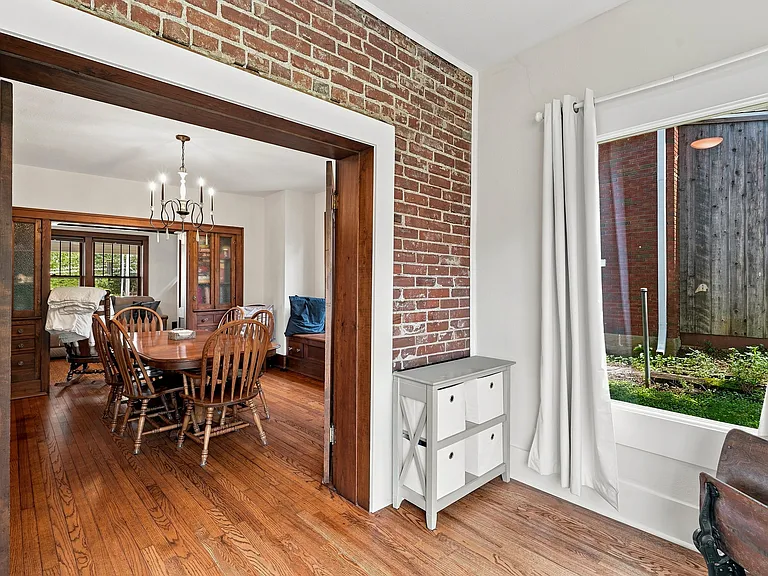 404 Spruce St — Photo 3