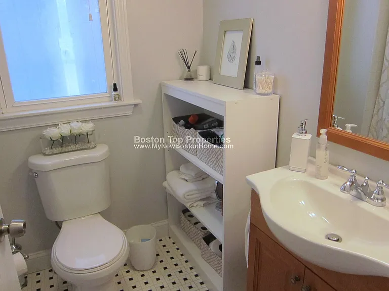 194 Marion St #1 — Photo 12