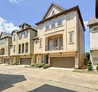 2nd image of 12223 Oxford Crescent Cir