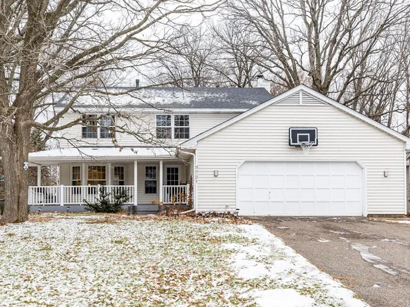 9721 Oliver Ave N, Brooklyn Park, MN 55444