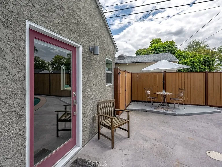 5940 Simpson Ave — Photo 8