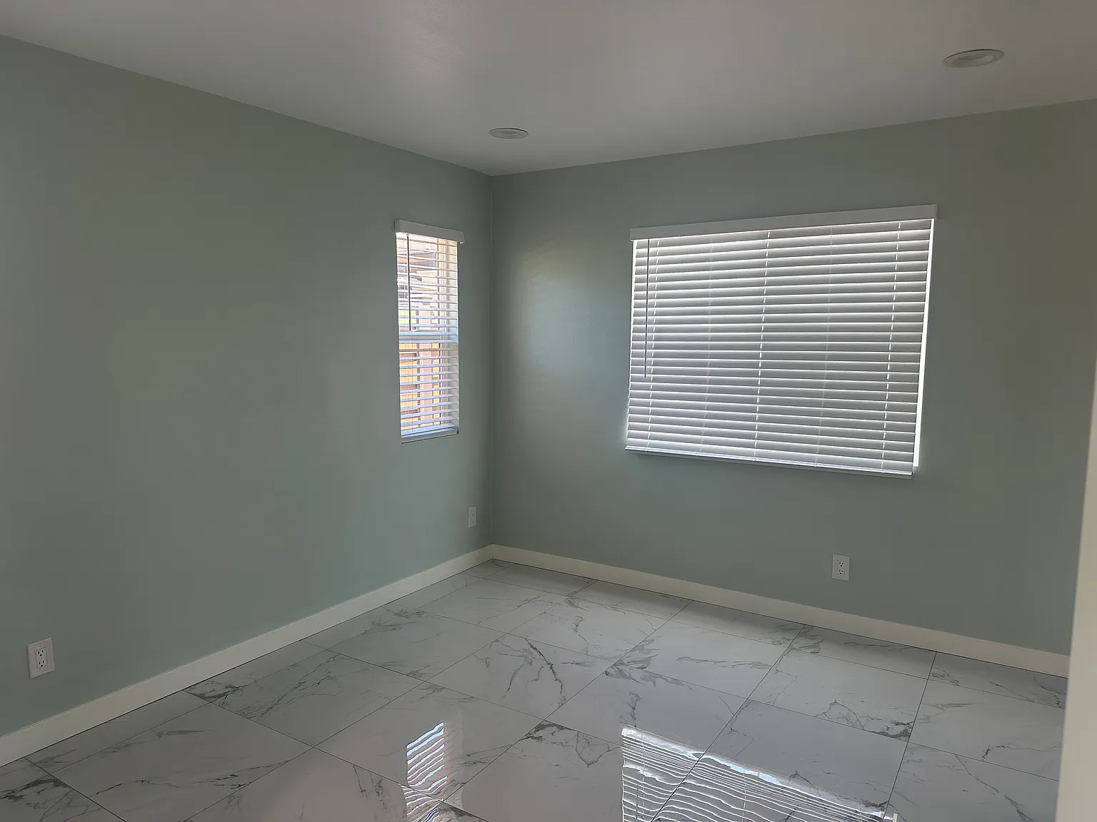 2 bed, 950 sqft, $3,445 — Photo 4