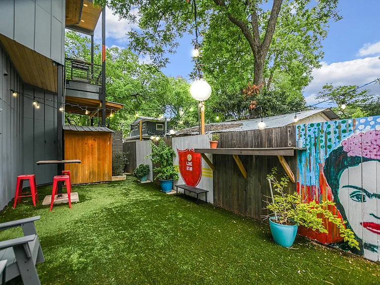 56 Waller St — Photo 30