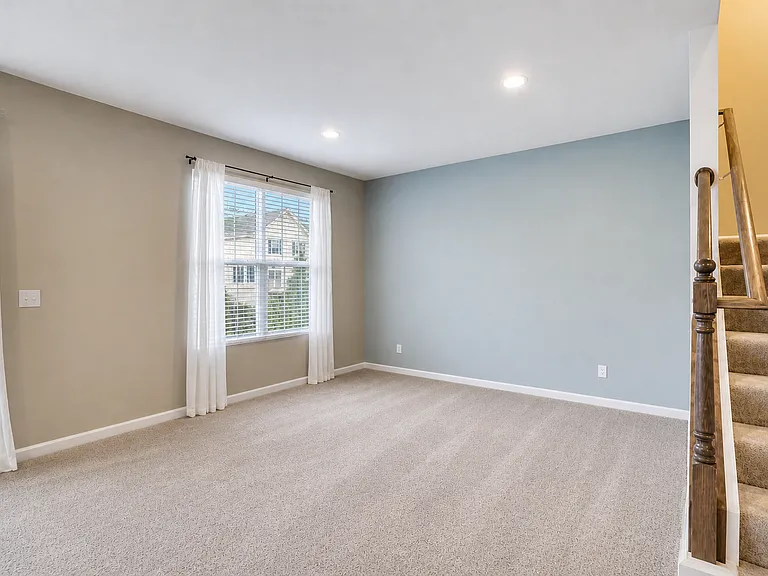 410 Town Center Blvd — Photo 4