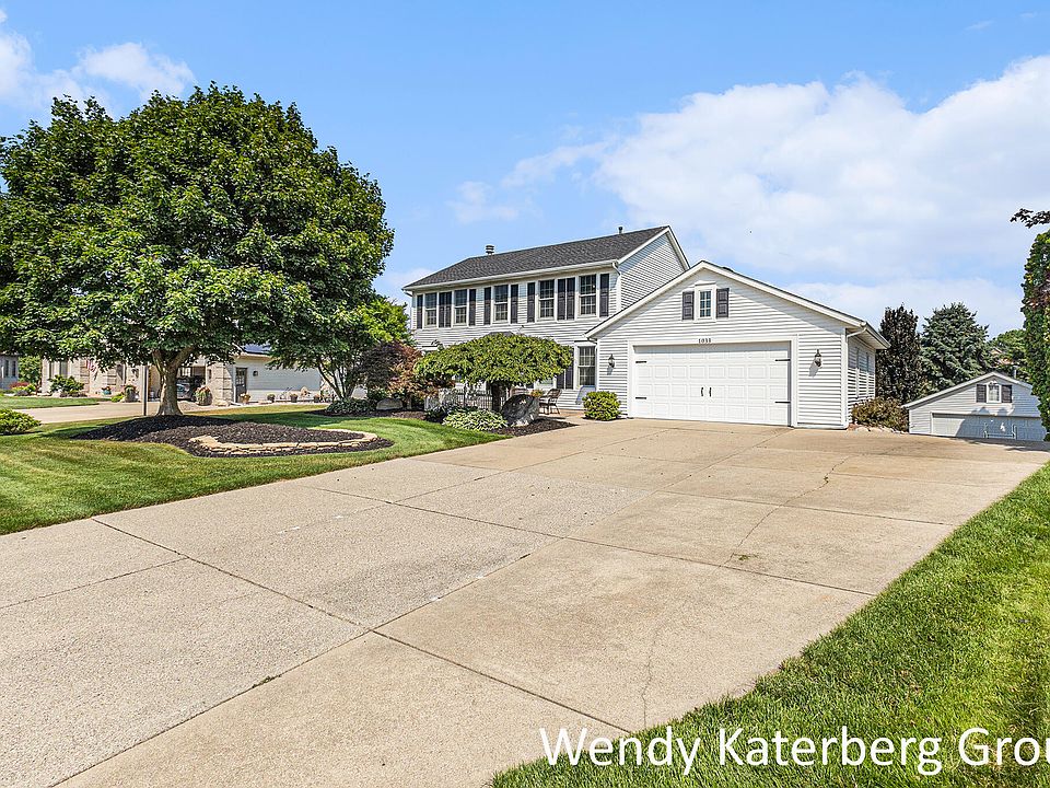 1st image of 1033 Lumina Dr