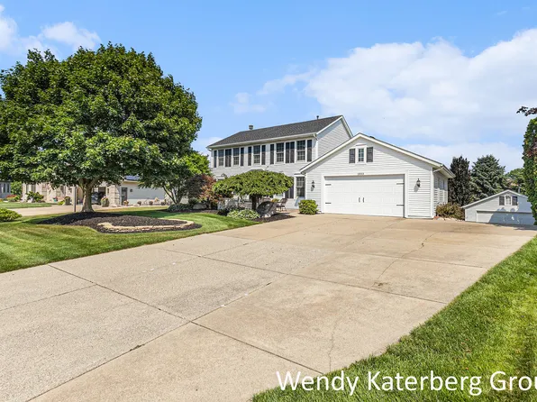 1033 Lumina Dr, Jenison, MI 49428