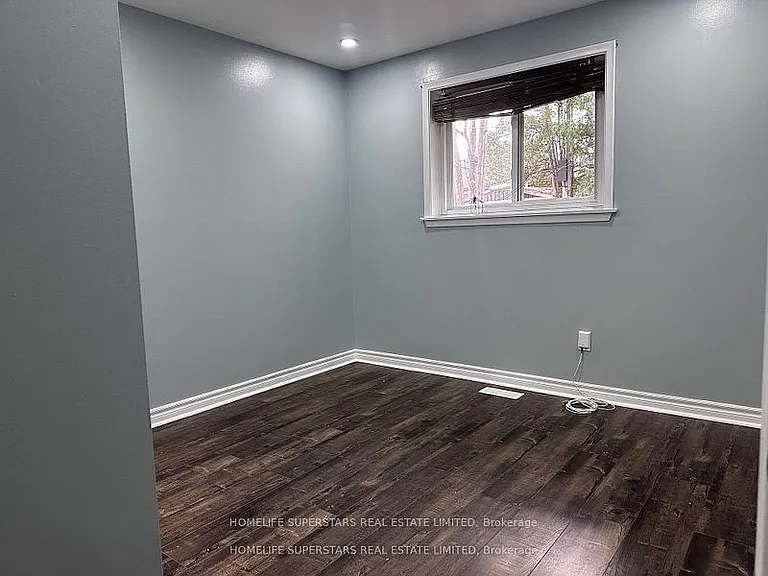 10 Aloma Cres — Photo 16