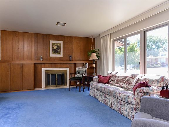 2nd image of 1007 E Perrywill Ave