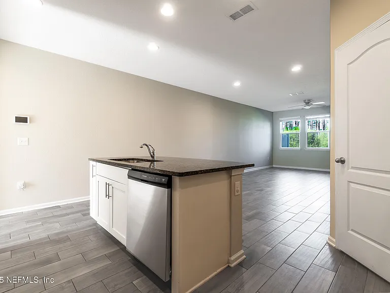 146 Castro Ct — Photo 6