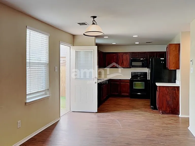 1813 Trego Dr — Photo 4
