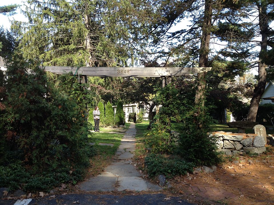 Entrance to property