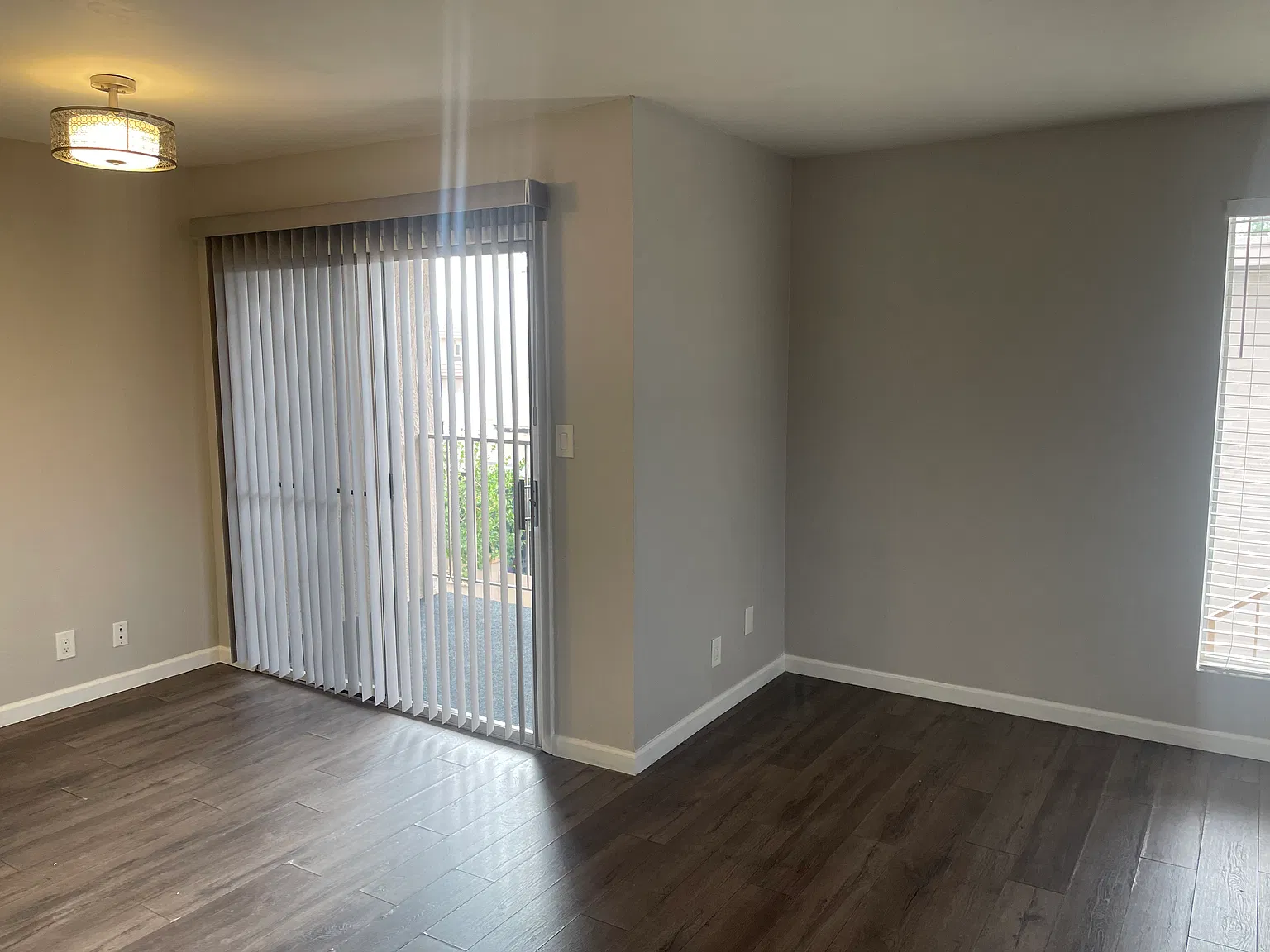 2 bed, 1026 sqft, $1,100 — Photo 3